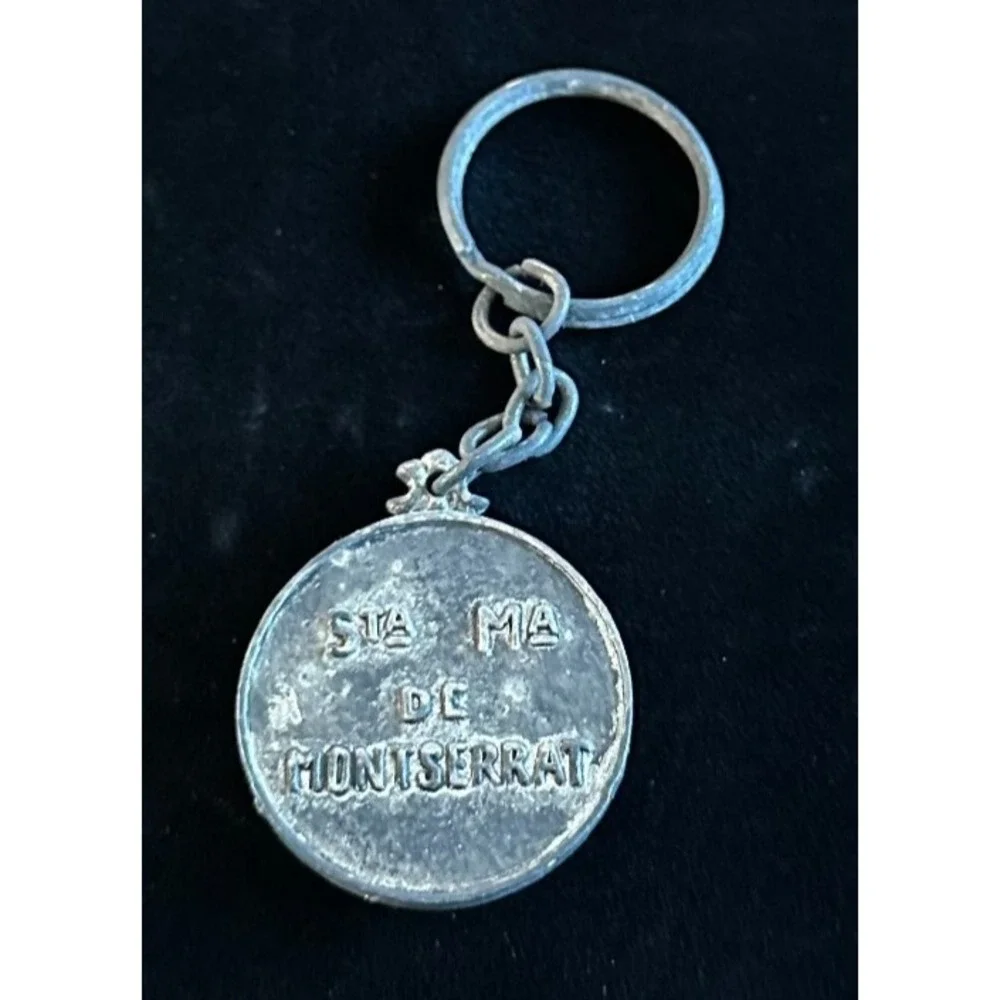 Vintage Santa Maria de Montserrat Keychain Keyring‎